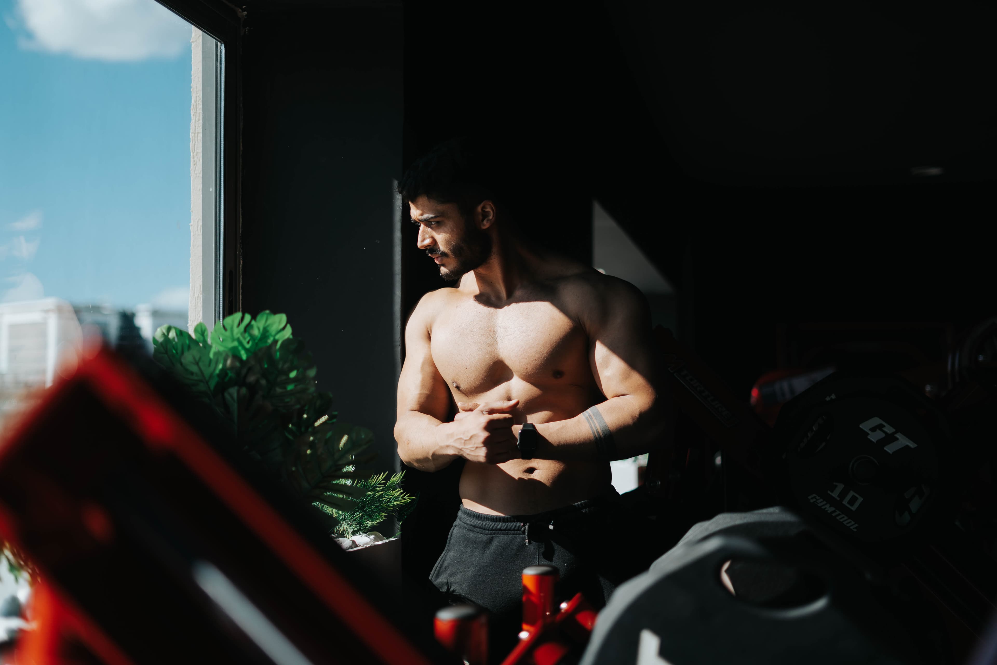Omar at the squat rack